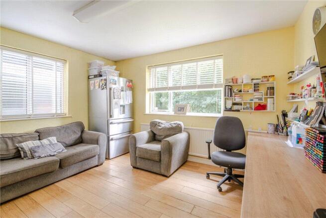 4 bed Bungalow for sale Image 10