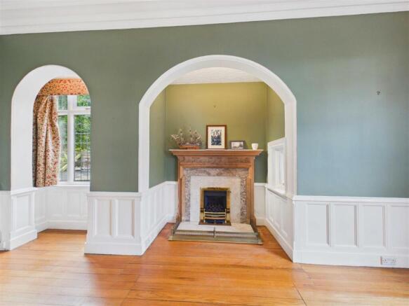 4 bed Detached for sale Image 8