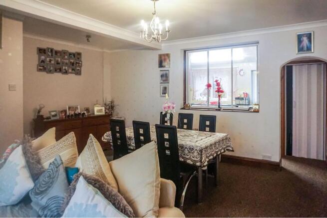 Lounge/Dining Room