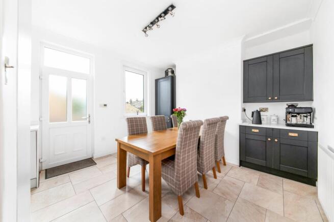 OPEN-PLAN DINING KITCHEN