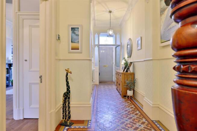 4 bed House for sale Image 7