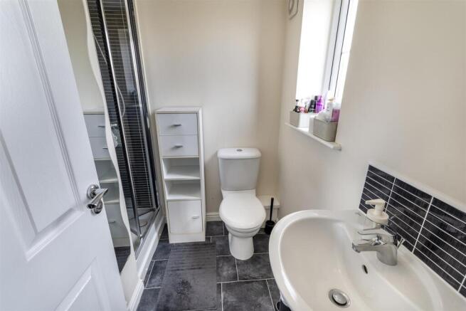 4 bed Detached for sale Image 7