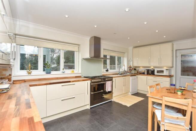 Kitchen/Breakfast Area
