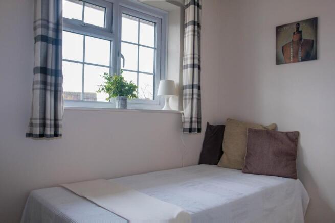Bedroom 2 / Study