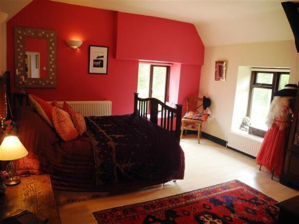 Guest Bedroom Suite