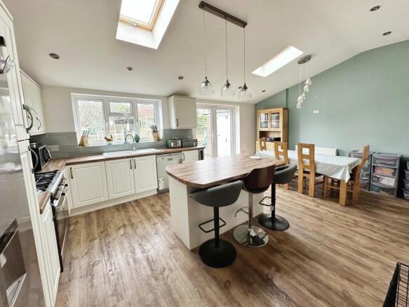 Kitchen/Dining Room
