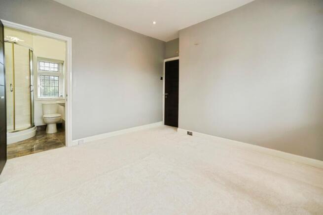 2 bed Detached for sale Image 11