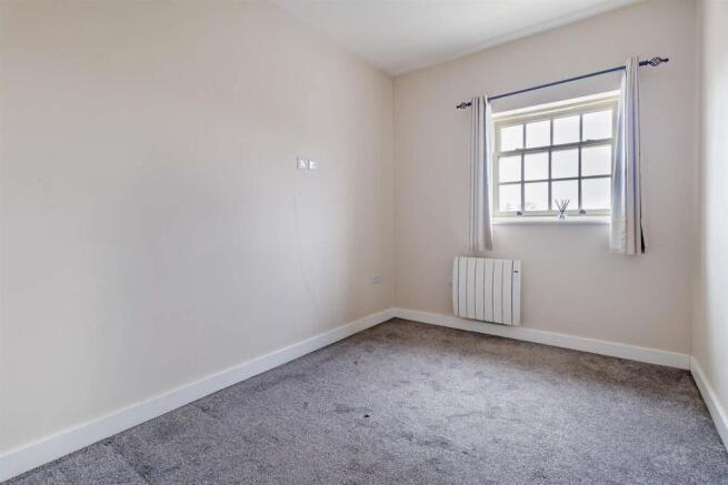 2 bed Flat for sale Image 6