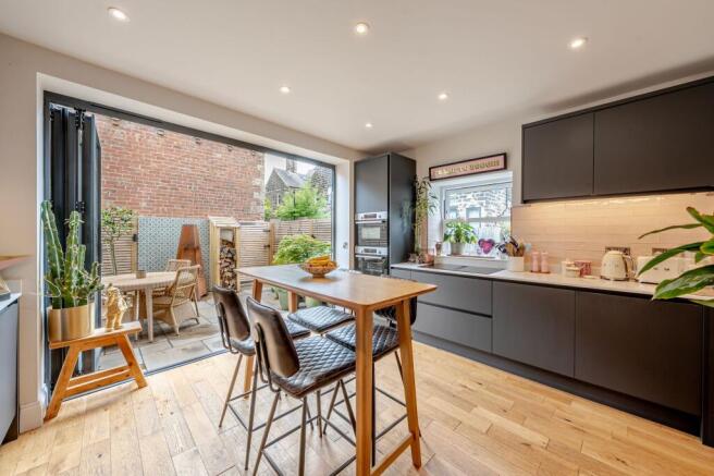3 bed Semi-Detached for sale Image 7