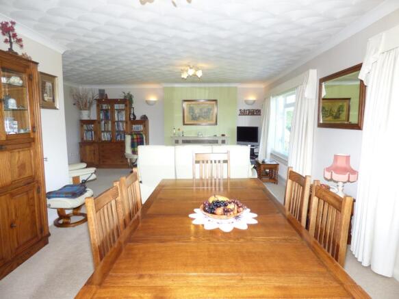 Lounge/Dining Room