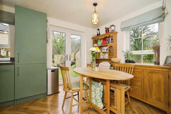 3 bed Semi-Detached for sale Image 4