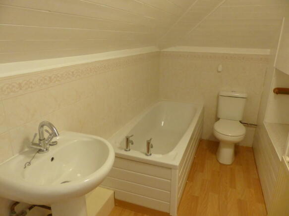 Main House Bathro...