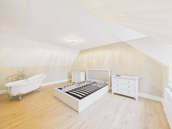 2 bed Cottage for sale Image 8