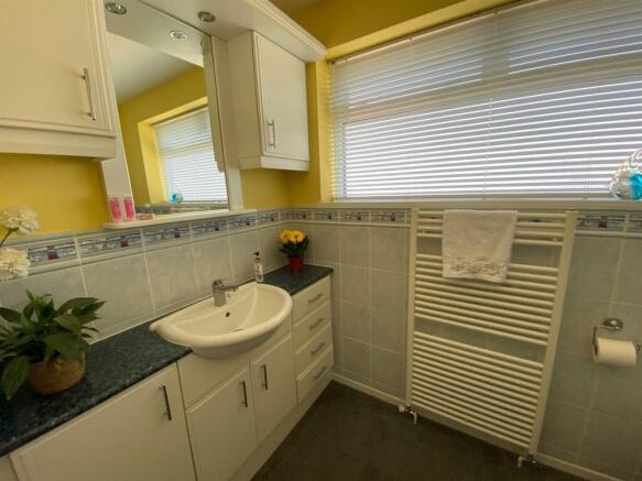 Shower Room 2.jpg