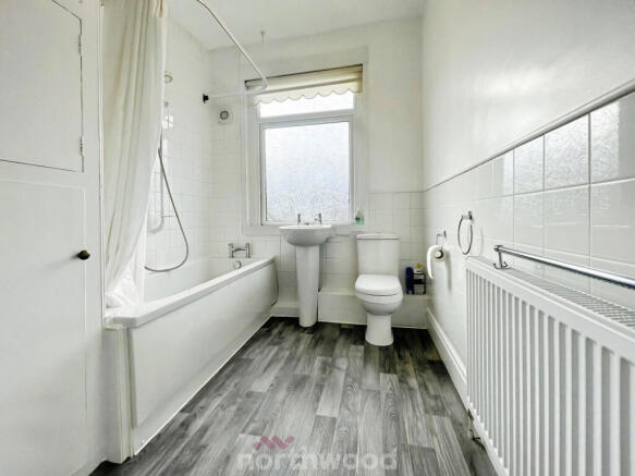 2 bed Terraced to rent Image 4