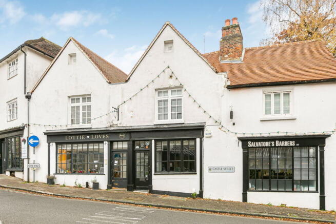 1-bed flat on Castle Street, Guildford, GU1, £250,000