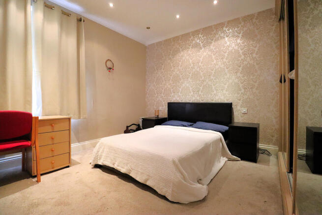 3 bed Terraced for sale Image 8