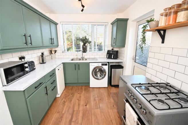 Caulfield Drive, Greasby, Wirral photo 4