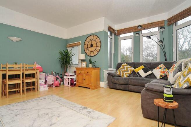 Living Room/Diner