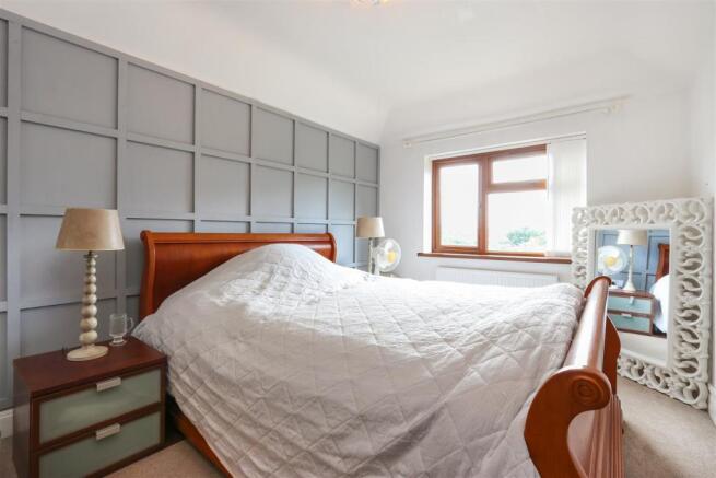 Bed1.jpg