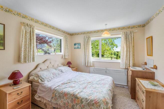 4 bed Detached for sale Image 12