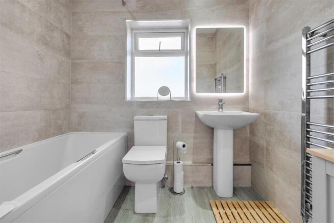 3 bed Semi-Detached for sale Image 10