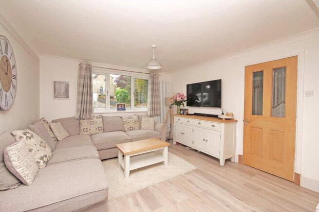 4 bed Semi-Detached for sale Image 5