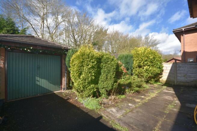 DRIVEWAY/GARAGE