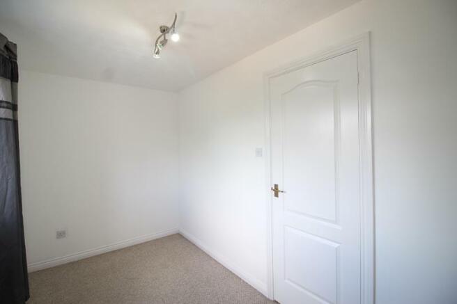 Bedroom 2 (2)