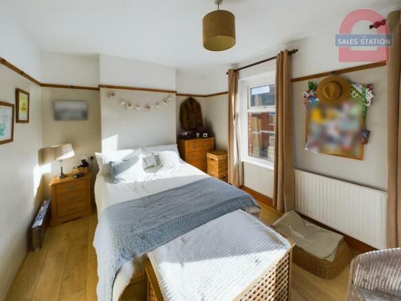 spencer main bed .jpg