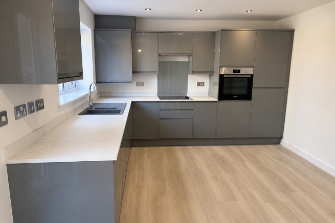 3 bed Terraced for sale Image 6