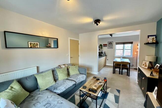 2 bed Flat for sale Image 5