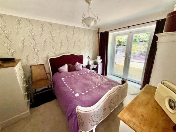 Bedroom 1.jpg