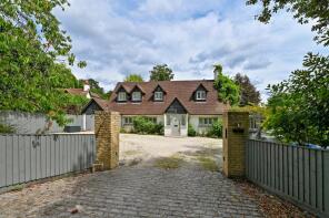 Woodland Thatch, Quarry Wood Road, Cookham, Maidenhead SL6 9UA