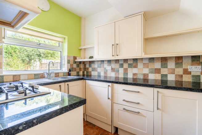 3 bed Semi-Detached for sale Image 6
