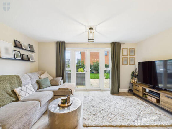 CAM03218G0-PR0799-STILL013-thumbnail-h750-70