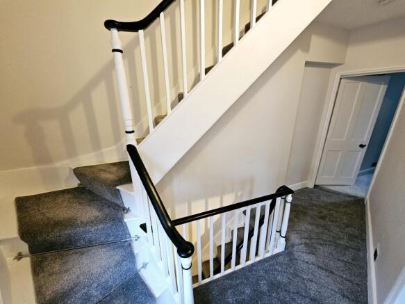 3 bed Terraced for sale Image 10