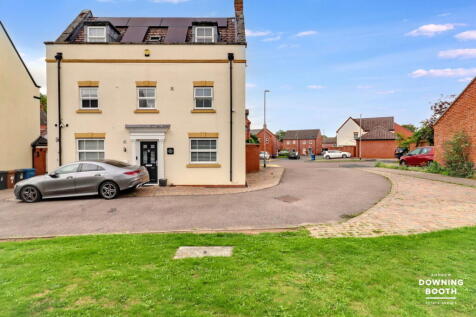 Sandfield Close, Darwin Park, Lichfield