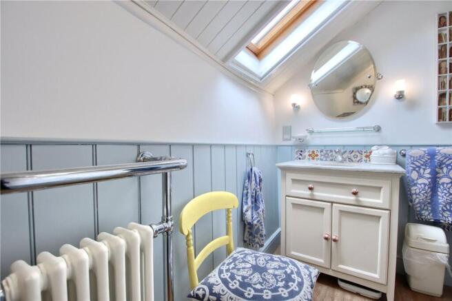 3 bed Terraced for sale Image 9