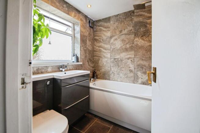 3 bed Semi-Detached for sale Image 11