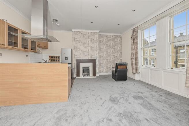 Lounge/Kitchen