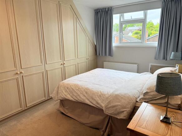 3 bed Semi-Detached to rent Image 9