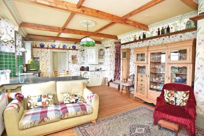 10 bed Detached for sale Image 10