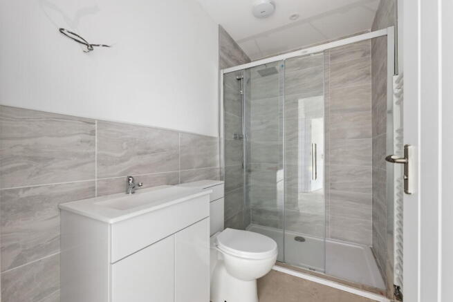 4 bed Detached for sale Image 10