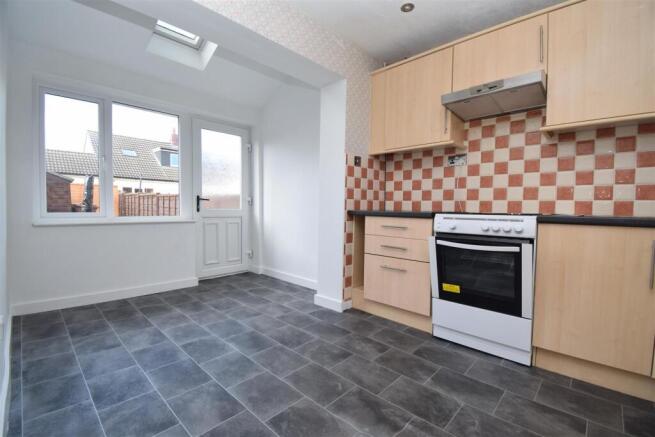 2 bed Town House to rent Image 5