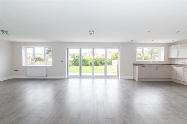 Spacious Open Plan R