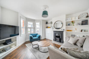 72, Vale Farm Road, Woking GU21 6DP