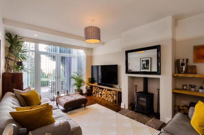 4 bed Semi-Detached to rent Image 5