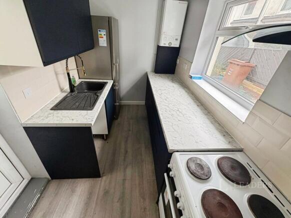3 bed House to rent Image 4