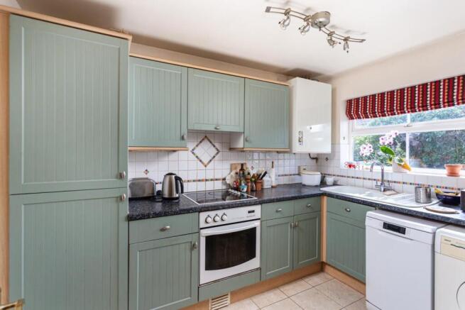 3 bed Semi-Detached for sale Image 3